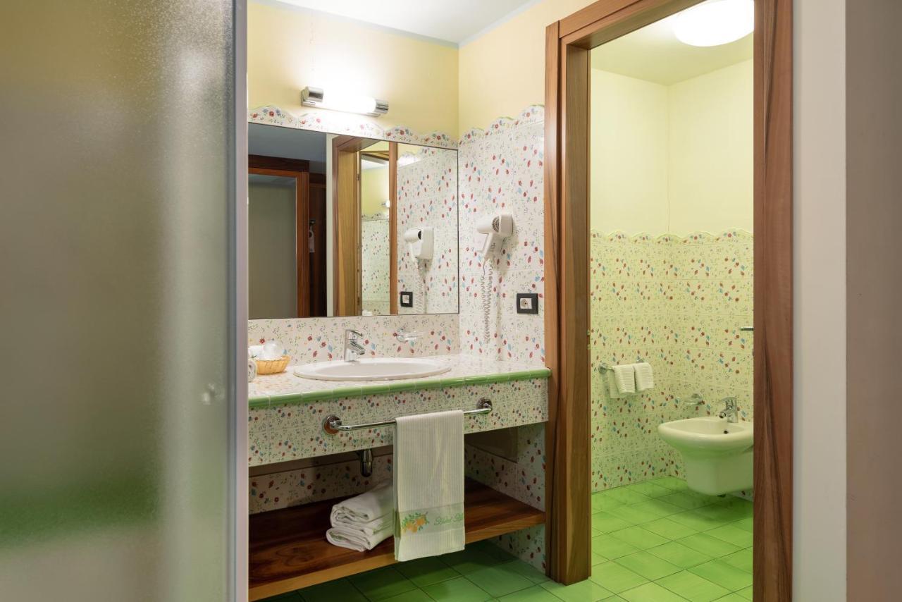 Hotel Alexander Limone sul Garda Ngoại thất bức ảnh